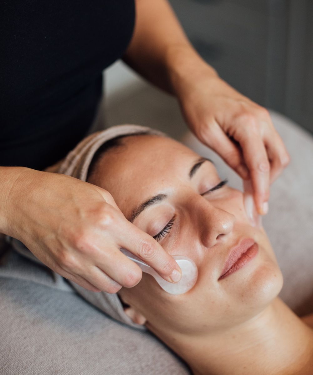 gua-sha-facial-amaya-aarau-lenzburg-kosmetik-gesichtsbehandlung-2